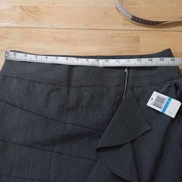 Speak 2 Me Women's Gray Pleated Mini Skirt Size 9 NWT - Picture 14 of 15